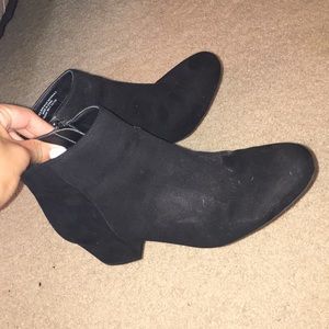 Arizona sued booties